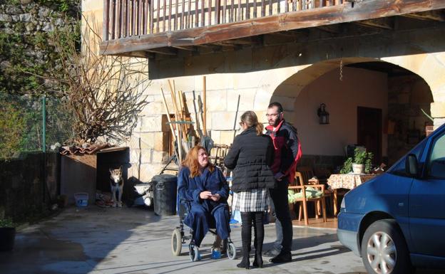 El juzgado aplaza un desahucio a una familia de Gama que denuncia ser víctima de una estafa