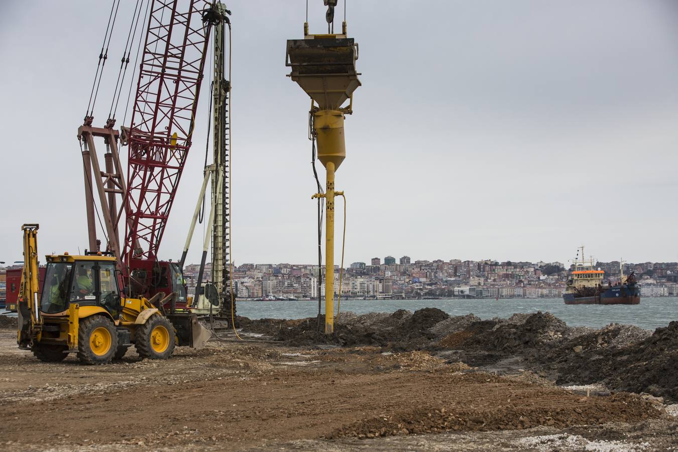 Las obras continúan en el muelle 9 de Raos