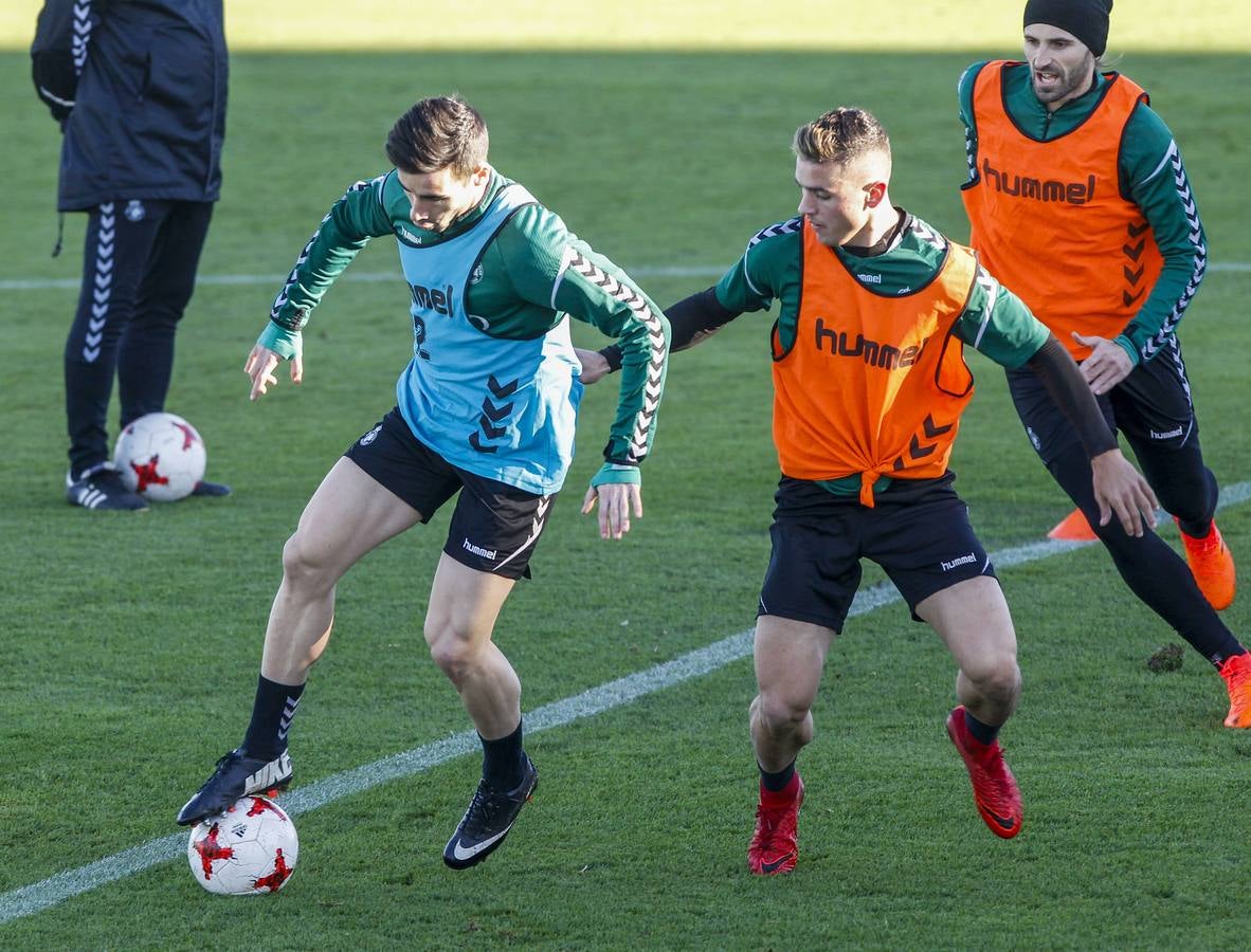 El Racing prepara el importante partido ante el Gernika