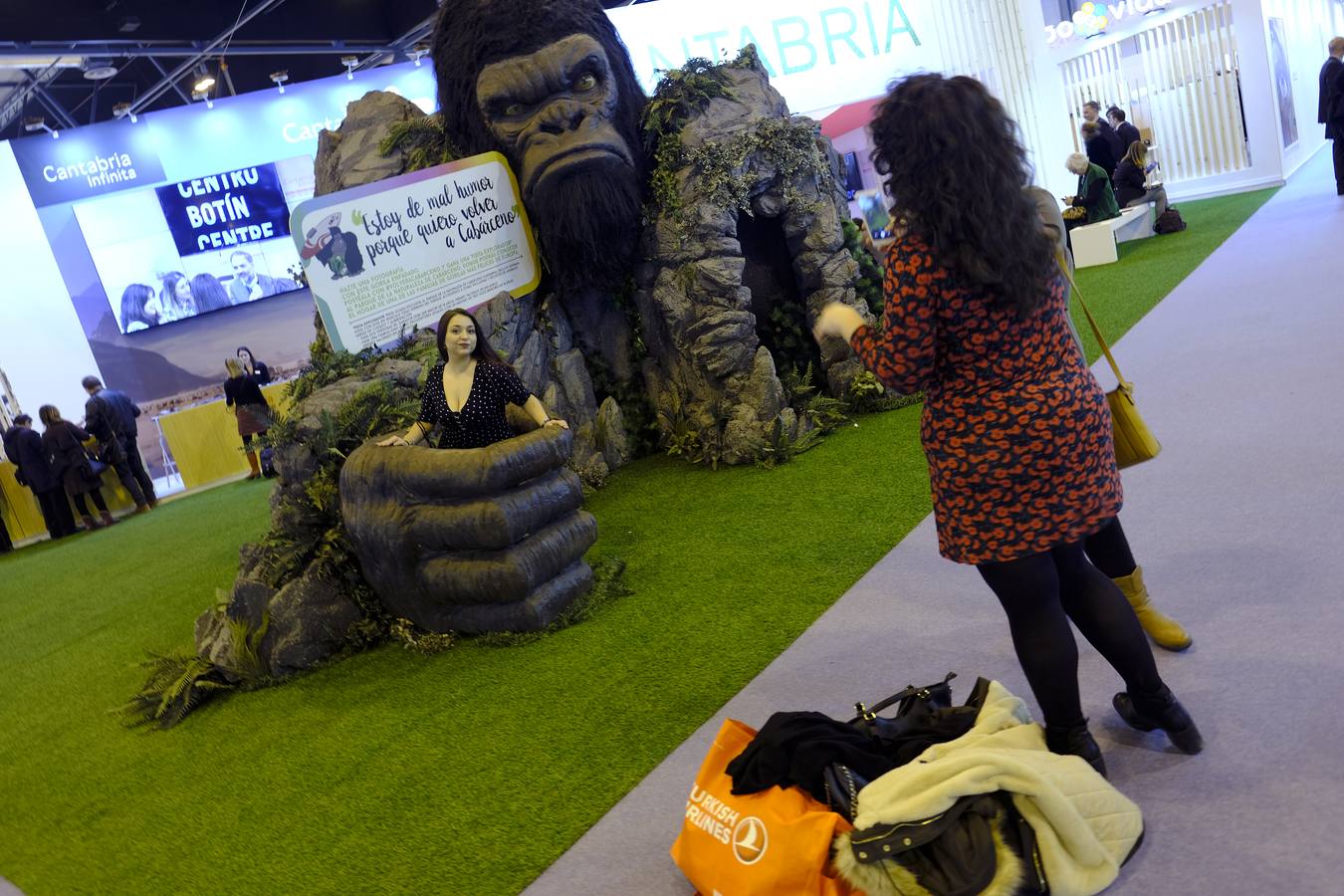 La comundiad autónoma, lleva a Fitur su patrimonio prehistórico y las vanguardias representadas en el Centro Botín