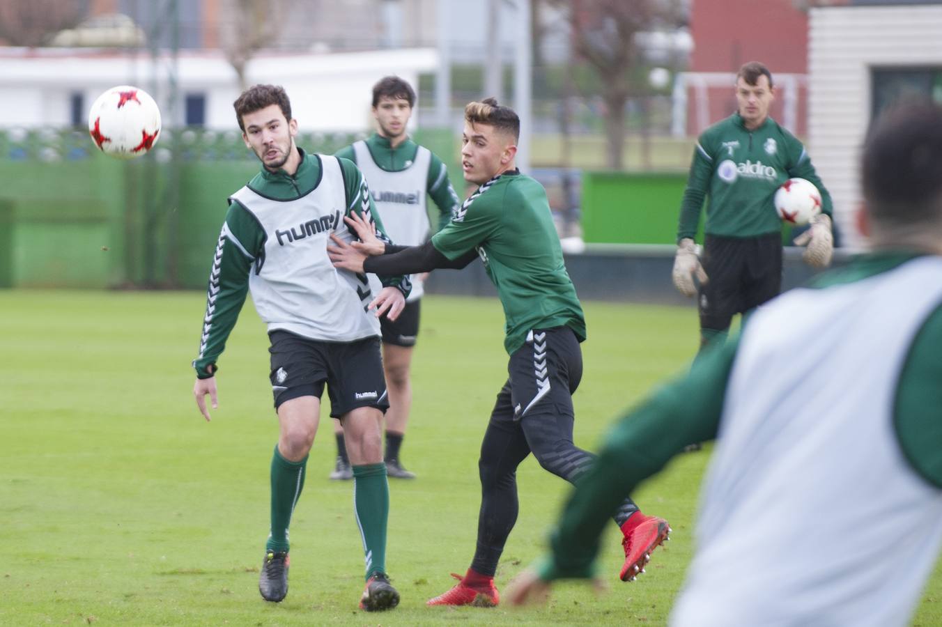 Entrenamiento del Racing para preparar el partido ante el Mirandés