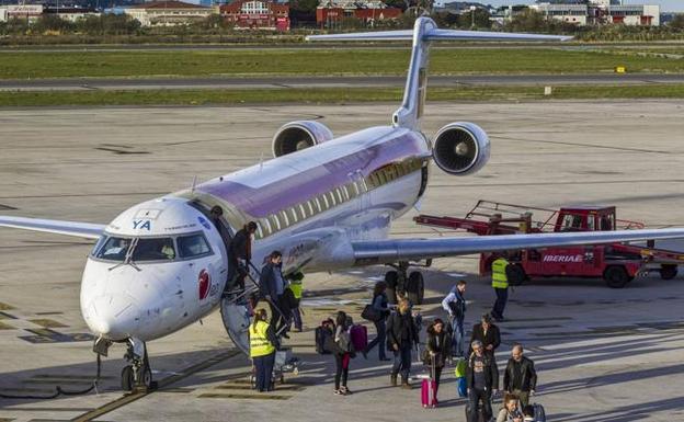 La ruta aérea con Madrid no remonta el vuelo y apenas alcanza el 64% de ocupación en 2017