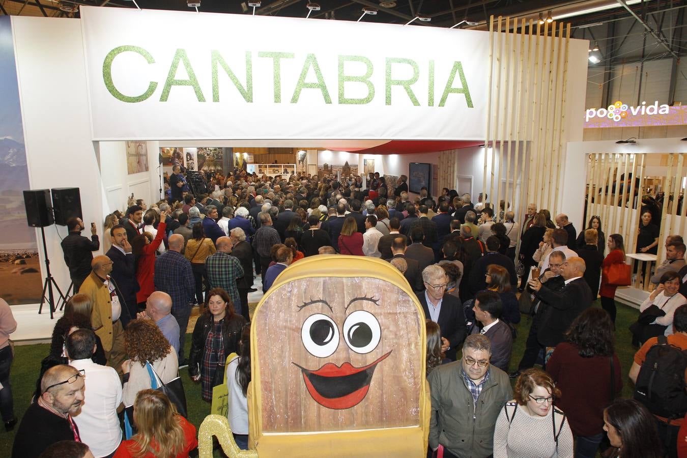 Fitur ha acogido hoy la celebración del día de Cantabria, con la asistencia de Revilla, varios consejeros y el ministro de Fomento, Íñigo de la Serna 