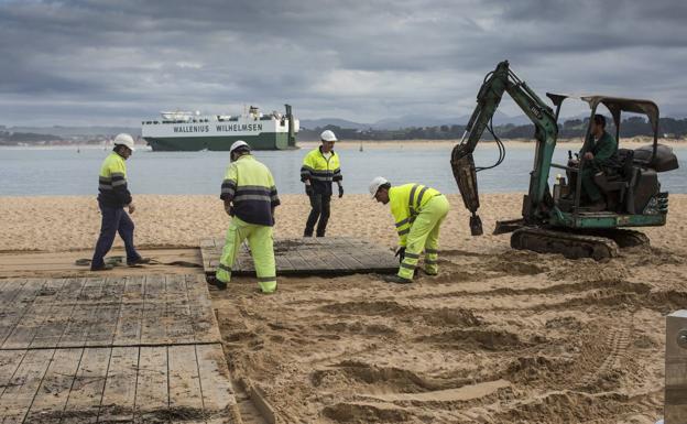 Arrancan las obras para estabilizar la arena de La Magdalena y Peligros