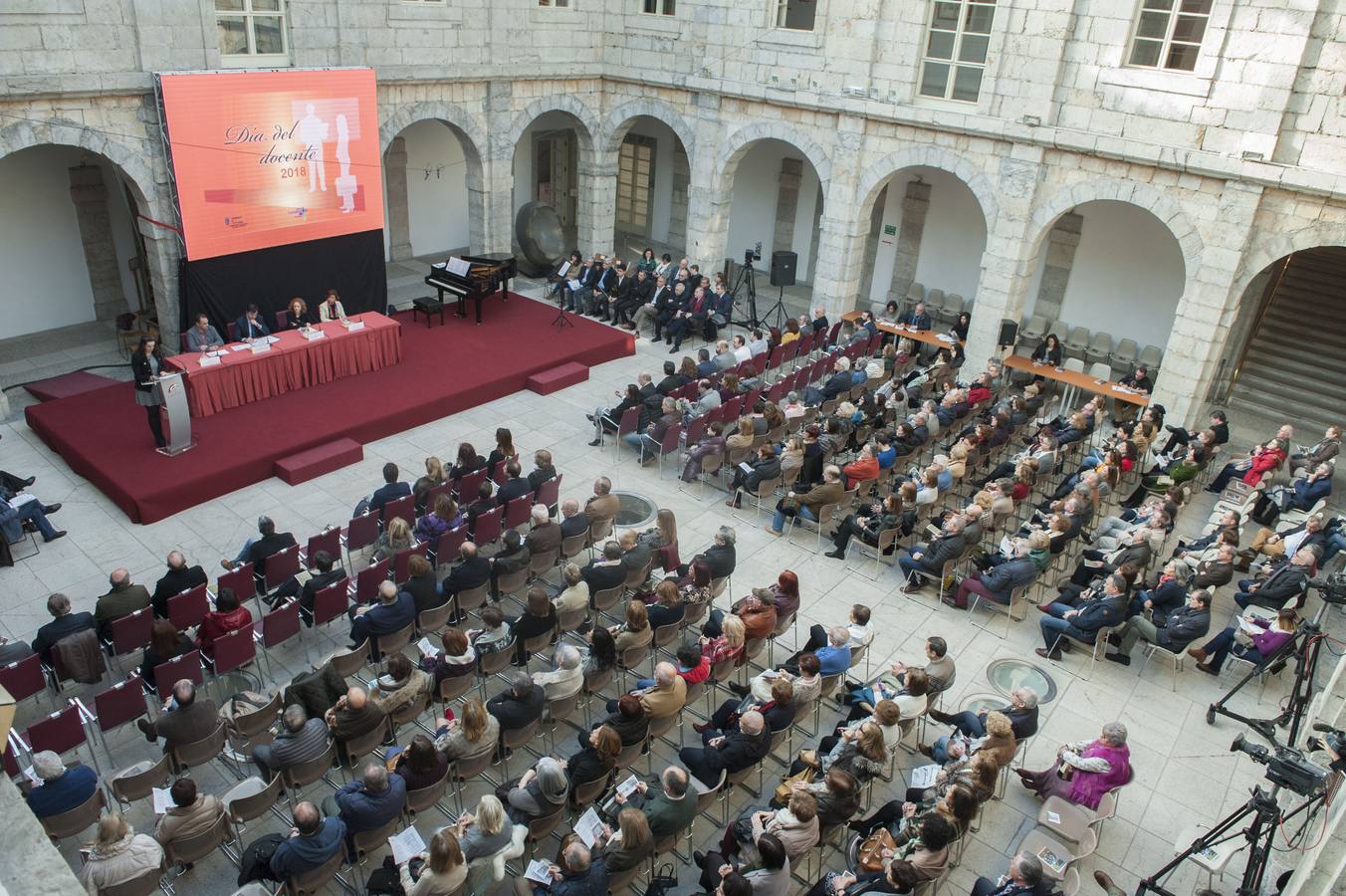 Celebración del Día del Docente en el Parlamento de Cantabria