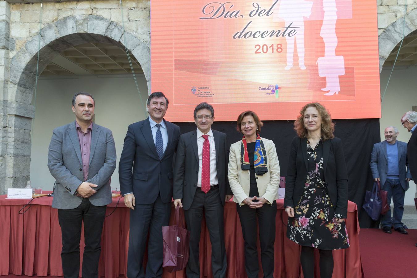 Celebración del Día del Docente en el Parlamento de Cantabria