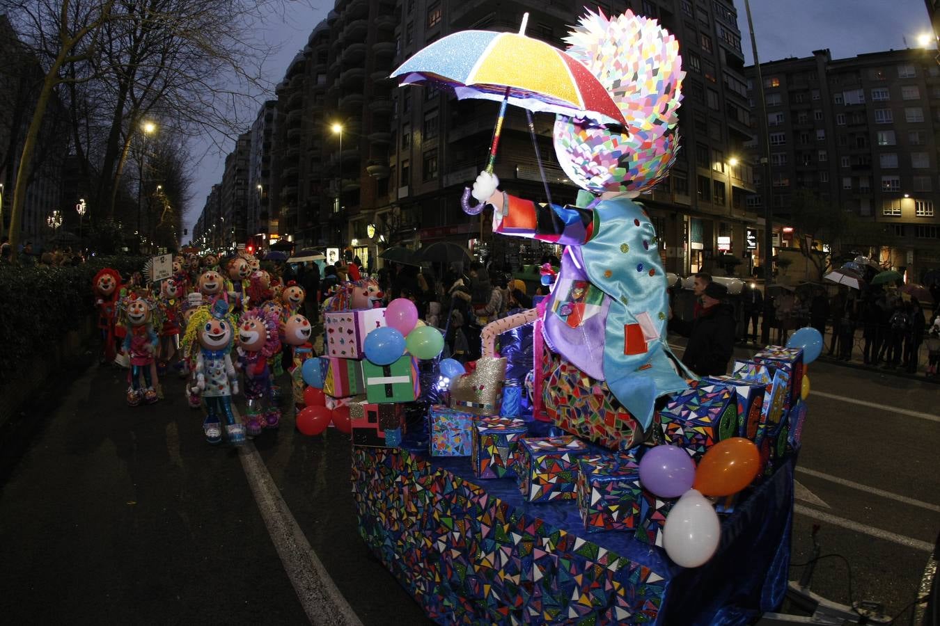 Medusas y muñecas de goma eva toman Santander