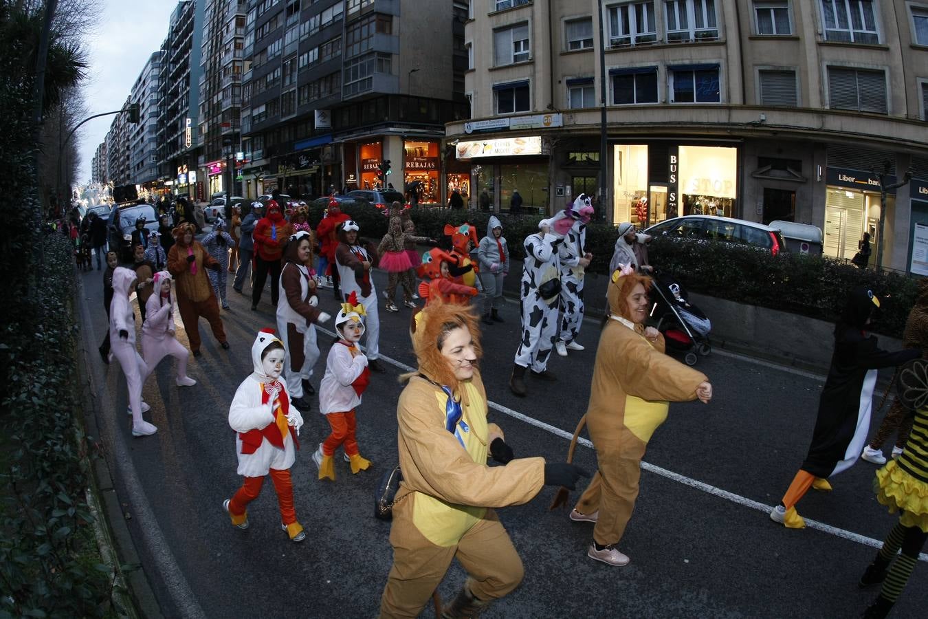 Medusas y muñecas de goma eva toman Santander