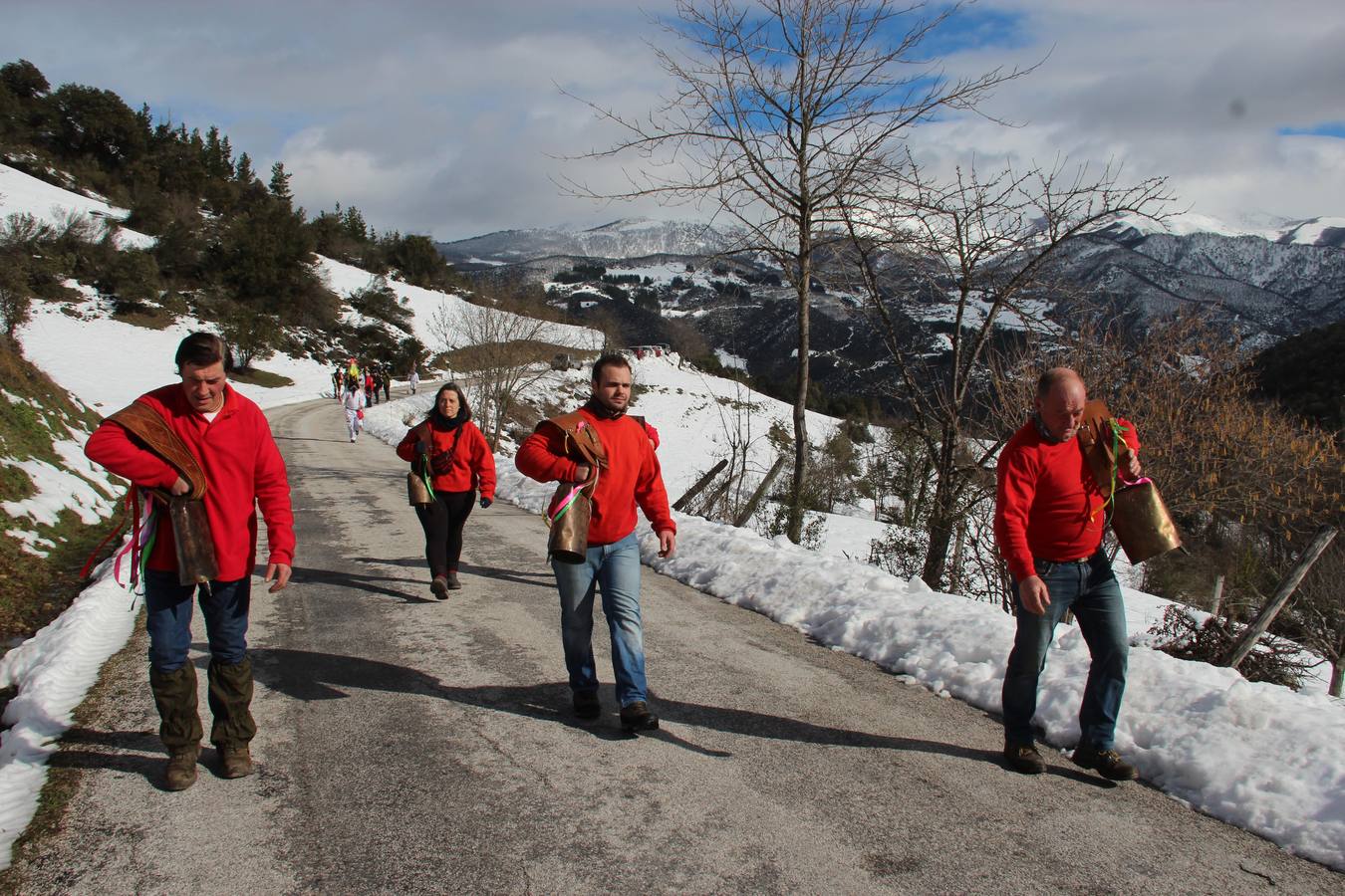 El carnaval de Piasca, bajo la nieve