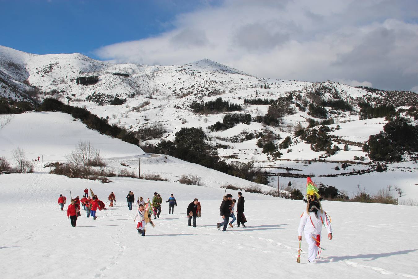 El carnaval de Piasca, bajo la nieve