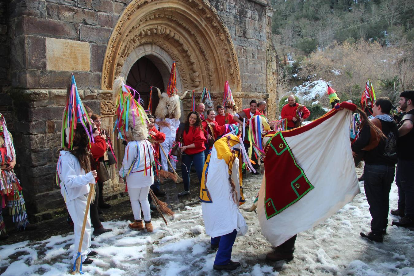 El carnaval de Piasca, bajo la nieve