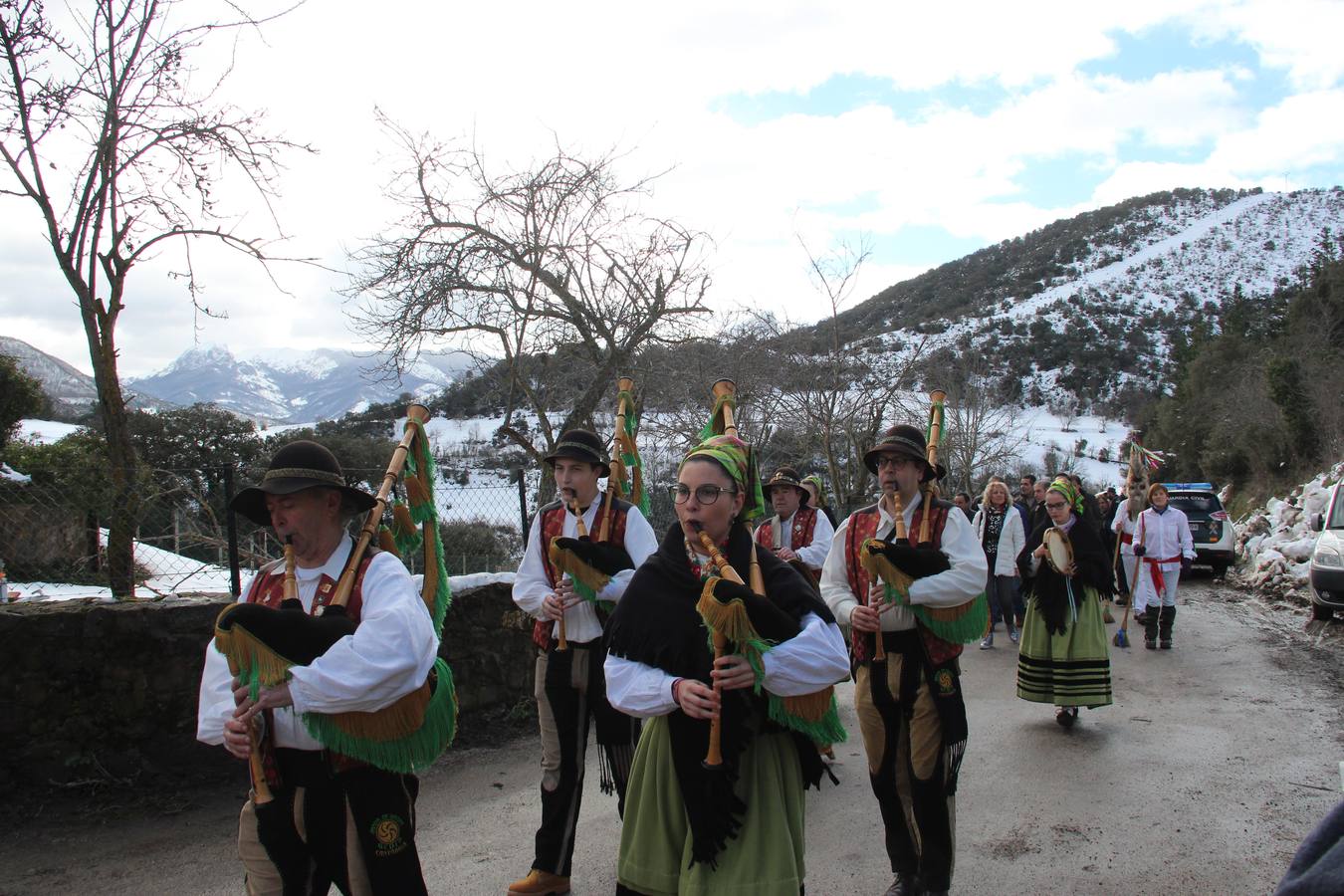 El carnaval de Piasca, bajo la nieve