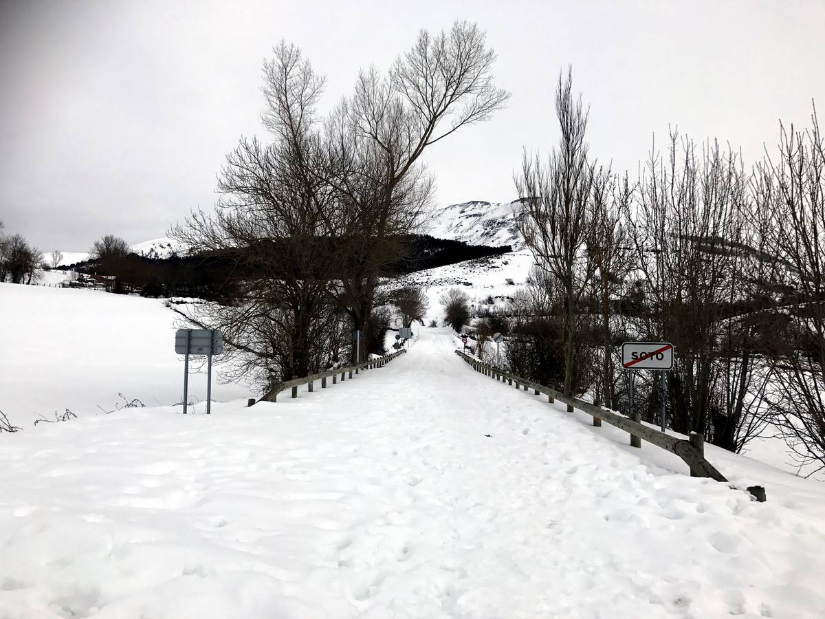 Cañeda, Soto y Reinosa muestran aun un paisaje blanco con grandes acumulaciones de nieve