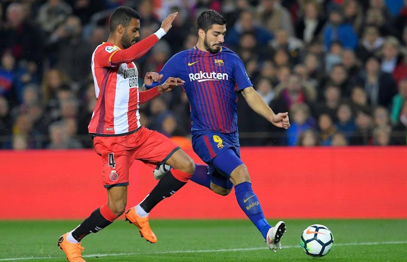 El conjunto de Valverde arrolla al Girona para afianzarse en el liderato. Tres goles de Suárez, un doblete de Messi y un gol de Coutinho neutralizaron el gol inicial de Portu.