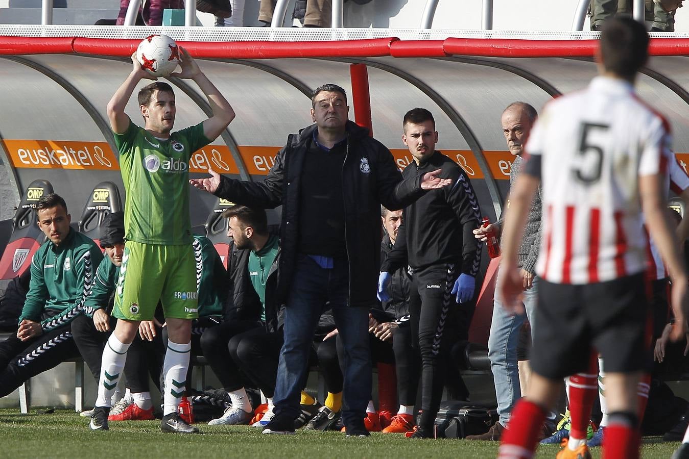 El Racing ha caído ante el Athletic B por 3 goles a 0 en un pobre partido disputado en Lezama