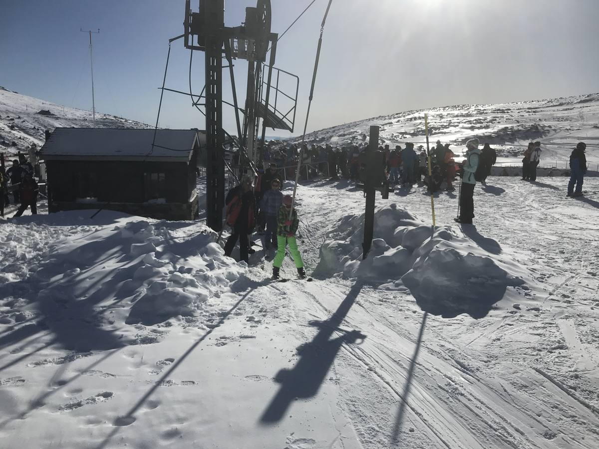 Este domingo han cumplido las expectativas. Alto Campoo vuelve a colgar el cartel de aforo completo