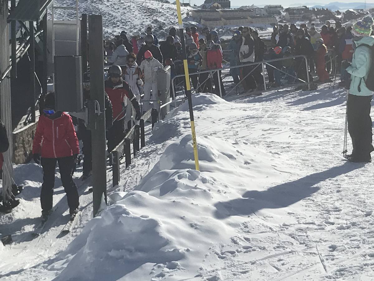 Este domingo han cumplido las expectativas. Alto Campoo vuelve a colgar el cartel de aforo completo