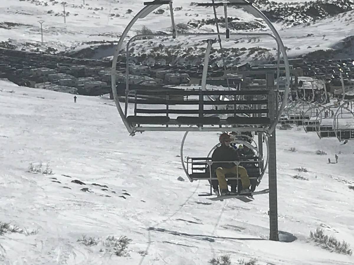 Este domingo han cumplido las expectativas. Alto Campoo vuelve a colgar el cartel de aforo completo