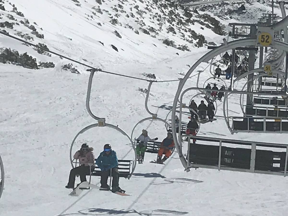 Este domingo han cumplido las expectativas. Alto Campoo vuelve a colgar el cartel de aforo completo