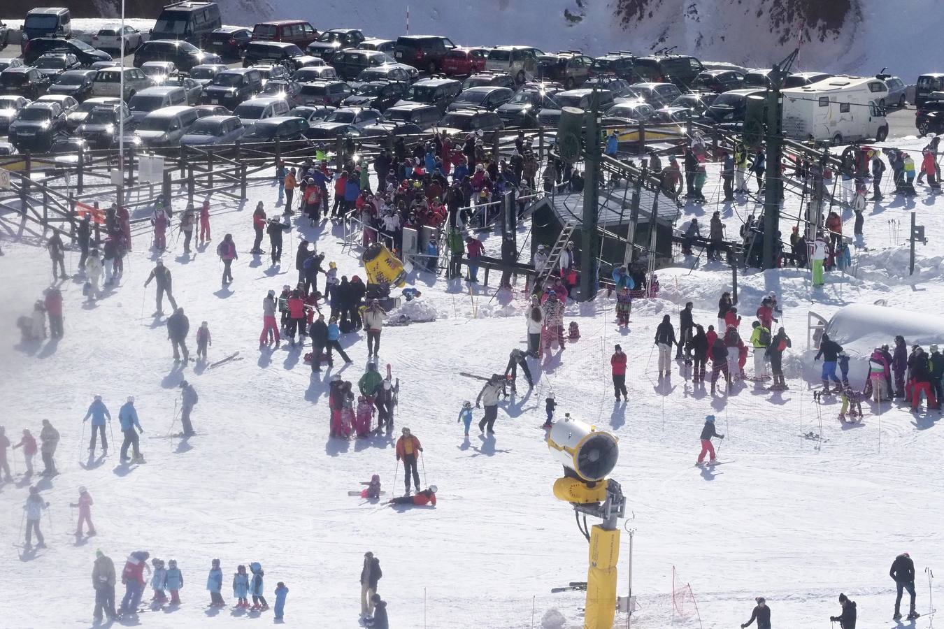 Este domingo han cumplido las expectativas. Alto Campoo vuelve a colgar el cartel de aforo completo