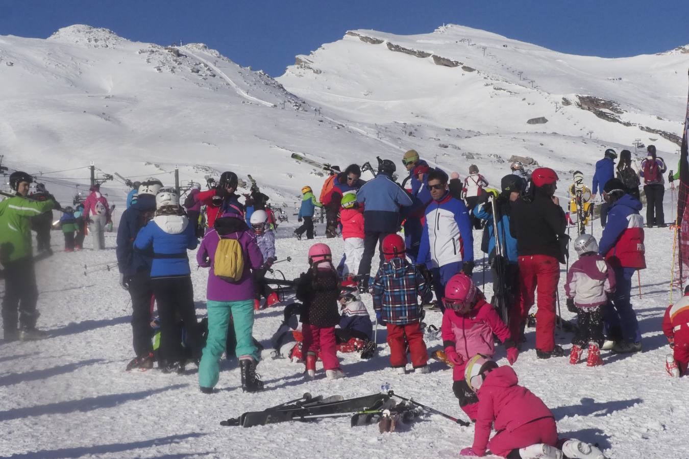 Este domingo han cumplido las expectativas. Alto Campoo vuelve a colgar el cartel de aforo completo