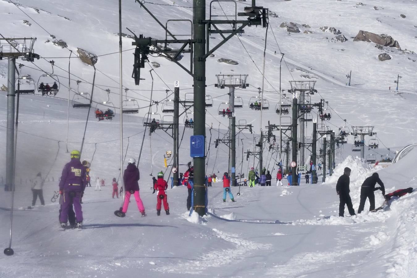 Este domingo han cumplido las expectativas. Alto Campoo vuelve a colgar el cartel de aforo completo