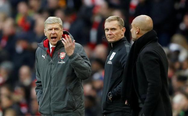 Wenger y Guardiola, durante el Arsenal-Manchester City. 