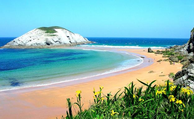 La playa de Covachos.