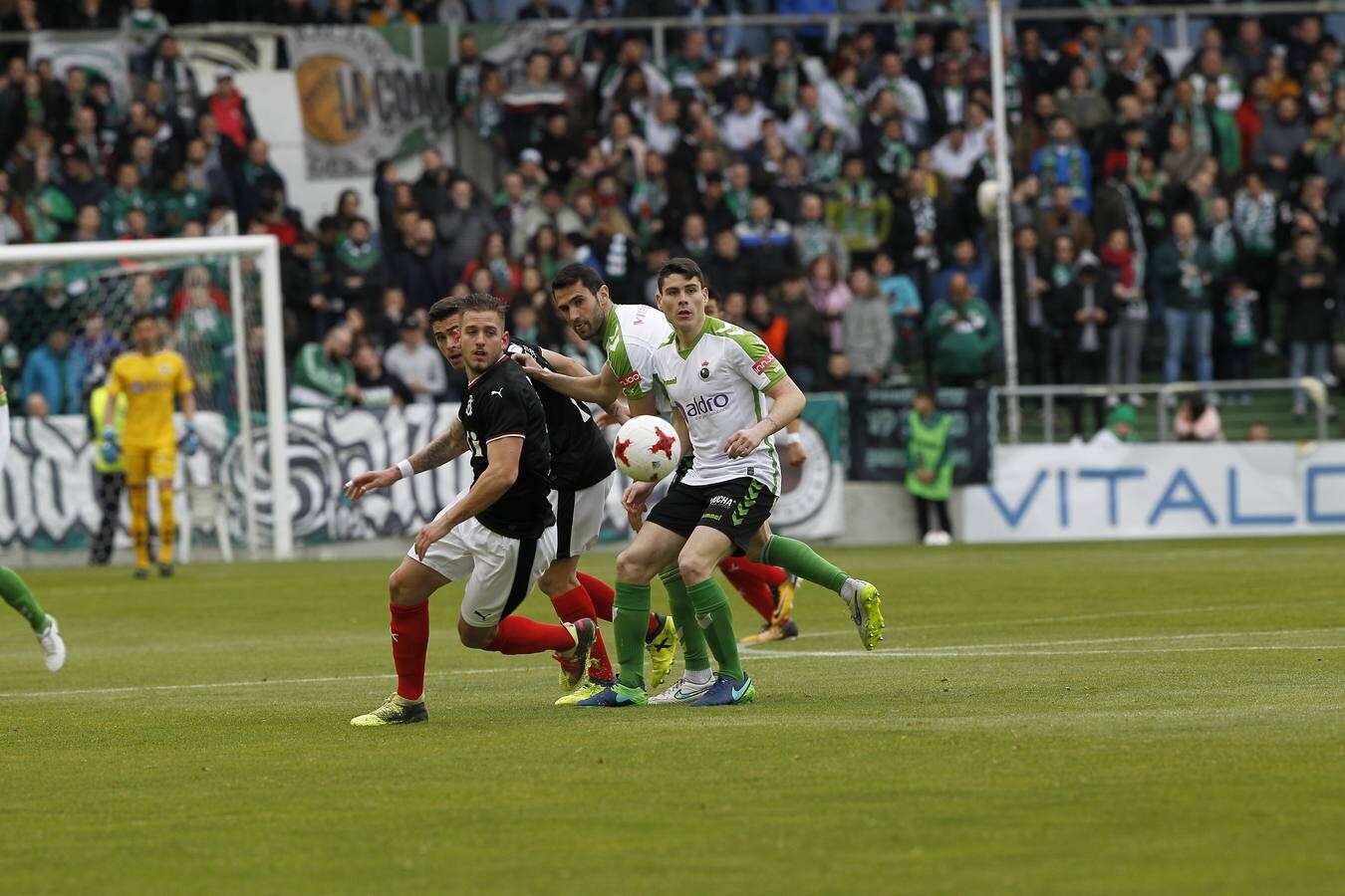 Fotos: El partido del Racing - Vitoria, en imágenes