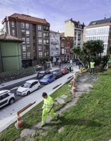 Imagen secundaria 2 - El parque Recaredo, en Cisneros, tendrá un acceso peatonal con mirador en dos semanas