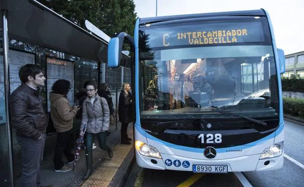 Gema Igual propone eliminar los transbordos del MetroTUS «en horas punta»
