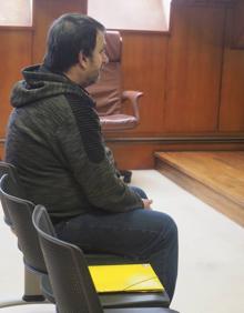 Imagen secundaria 2 - El acusado, durante el juicio celebrado hoy en la Audiencia.