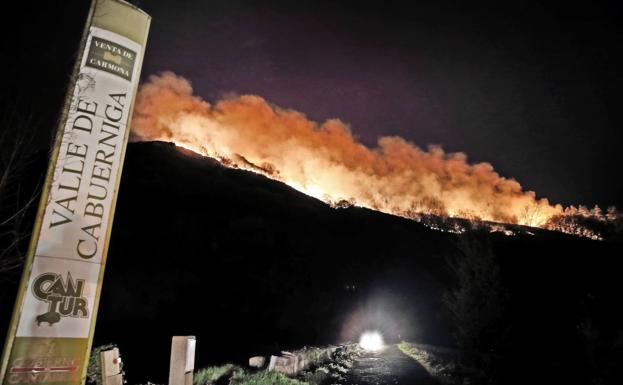 Cantabria crea la Mesa de Prevención y Lucha Contra los Incendios Forestales