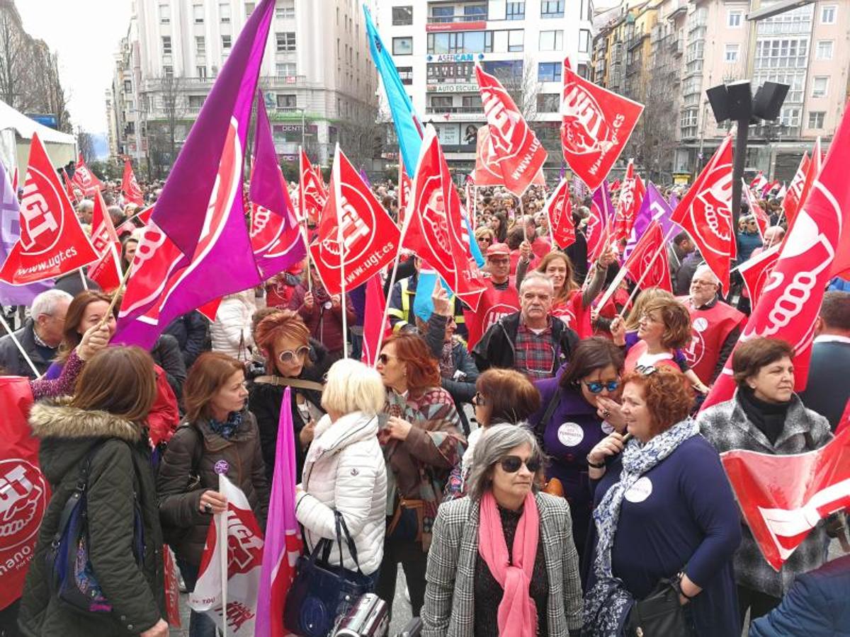 Concentración en la plaza del Ayuntamiento de Santander.