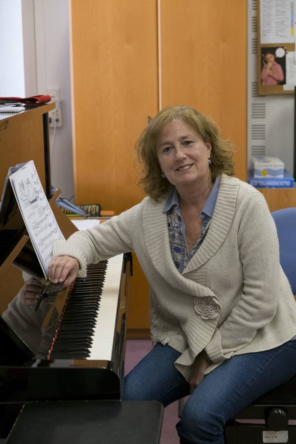 Marta Gamaza González. Profesora de Lenguaje Musical. «Las mujeres estamos muy capacitadas para la enseñanza porque somos muy generosas». 