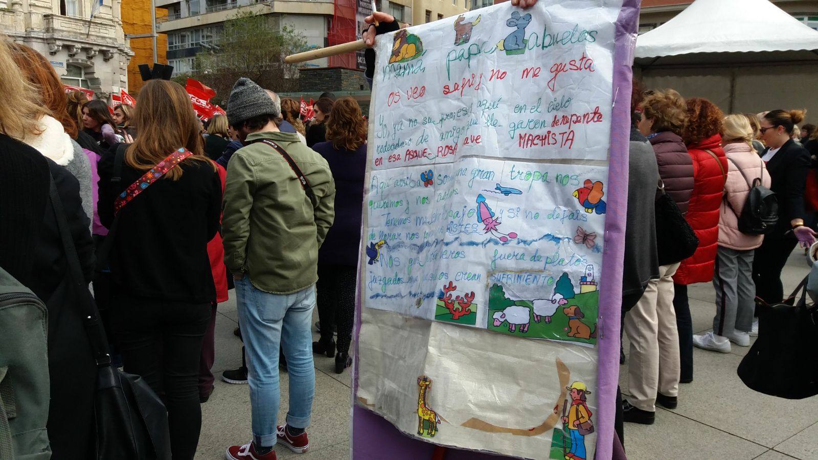 Concentración en la plaza del Ayuntamiento de Santander.