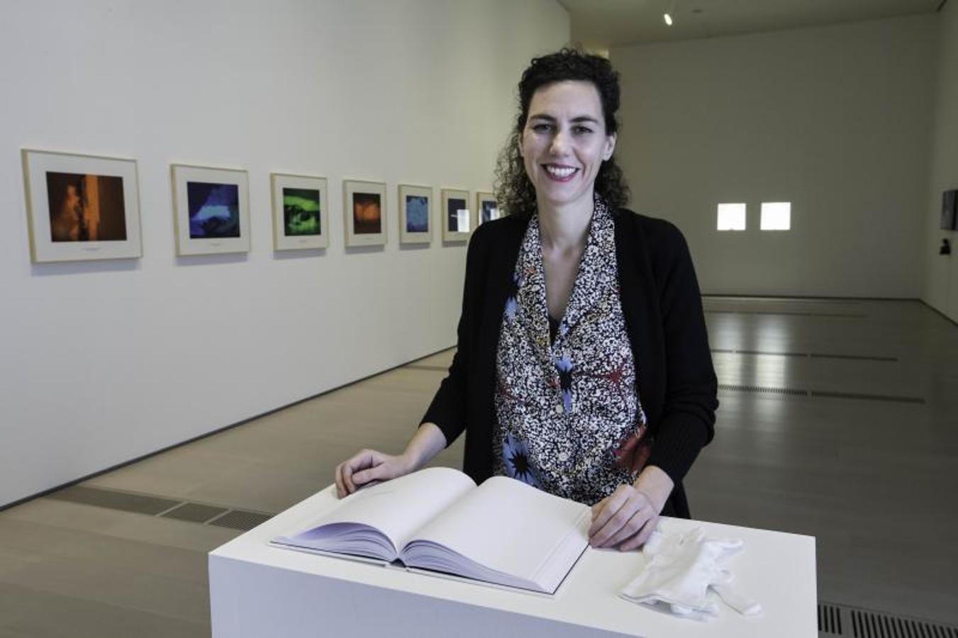 El Centro Botín acoge hasta el próximo 3 de junio la exposición 'Itinerarios XXIV. La muestra colectiva reúne el trabajo de ocho artistas, becados por la Fundación, que traspasan los límites del lenguaje para narrar «lo no visible»