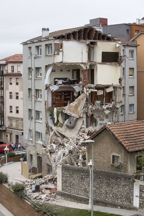 Estado en el que quedó el edificio tras el derrumbre parcial de su estructura.