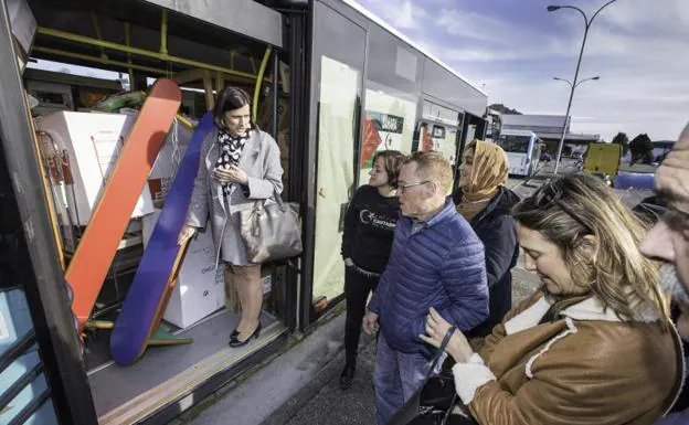 El Ayuntamiento de Santander dona dos autobuses más a los campamentos de Tinduf