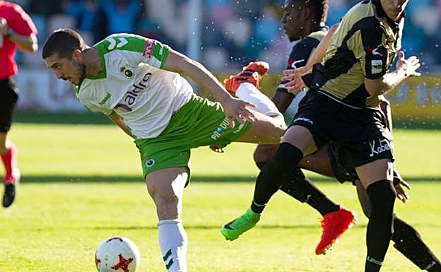 Herber Pena estará más de un mes de baja.