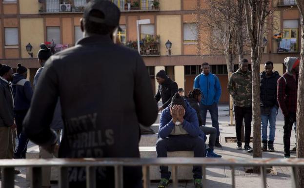 Vista de la concentración el la plaza Nelson Mandela del barrio de Lavapiés.