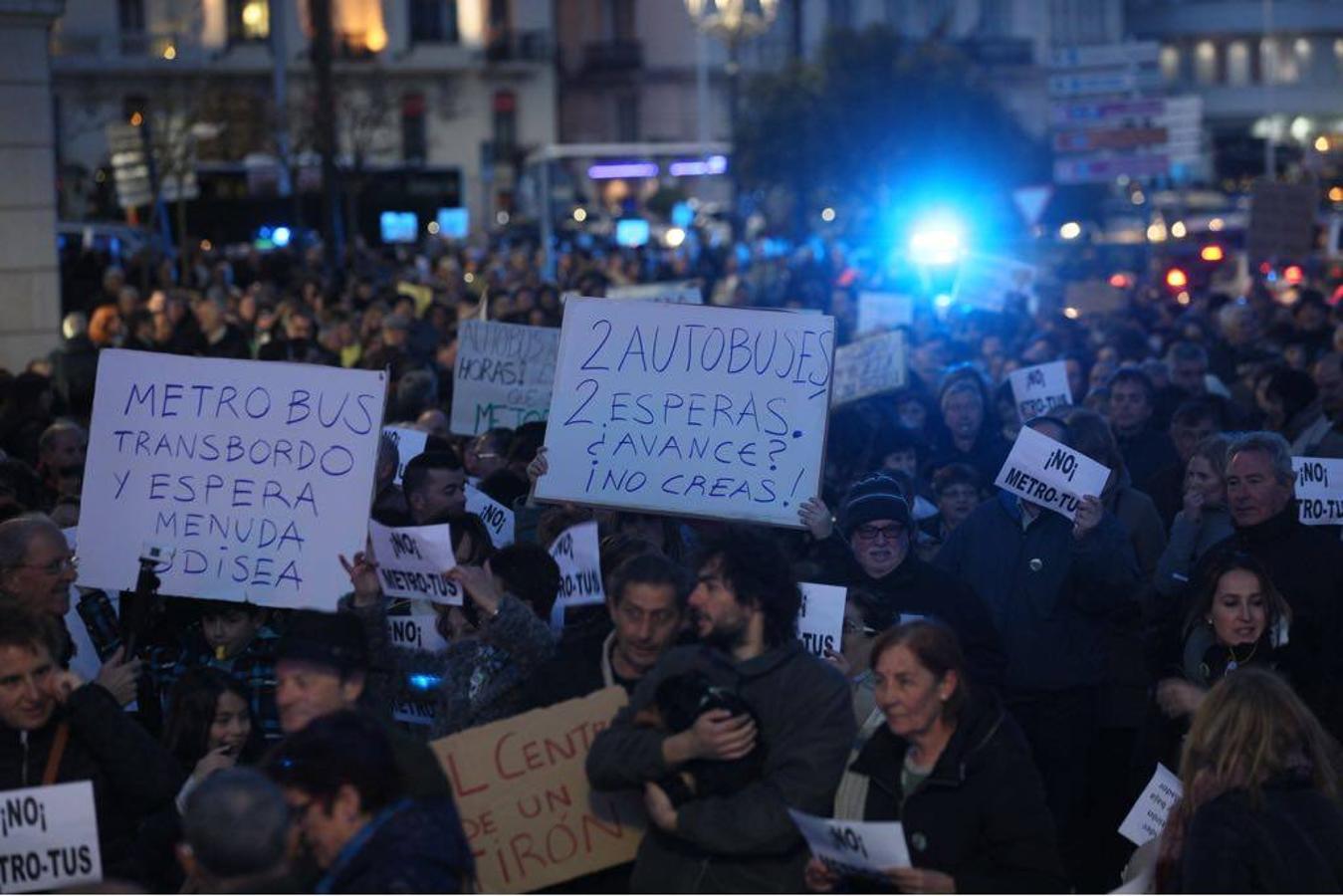 Fotos: Manifestación contra el MetroTUS