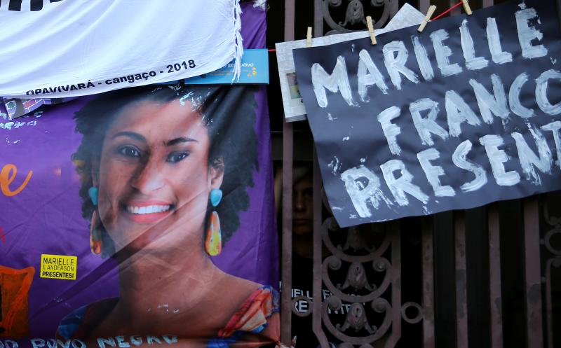 Imagen secundaria 2 - Estupor en Brasil por la muerte a tiros de una concejal en plena calle