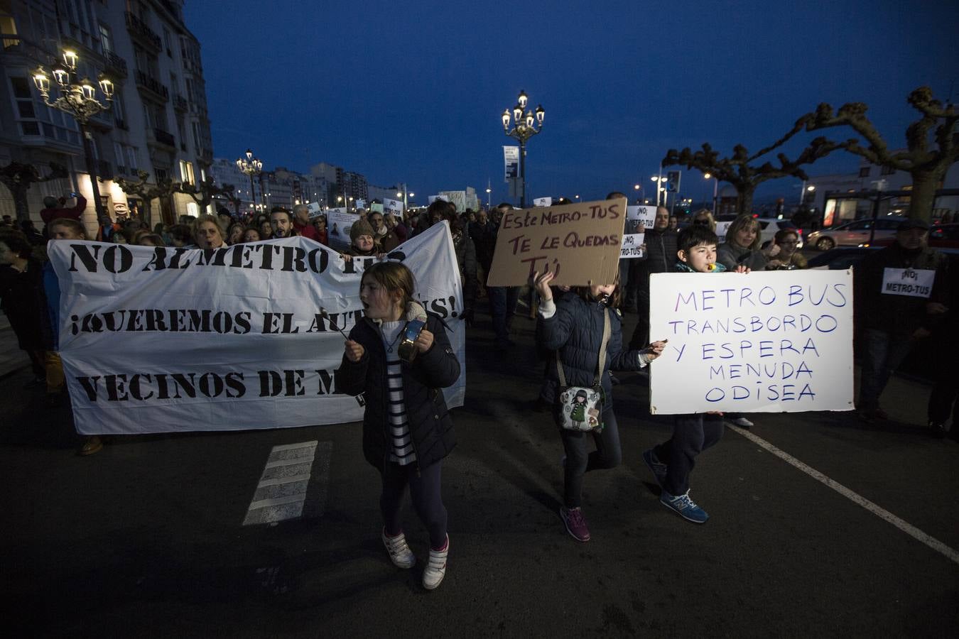 Fotos: Manifestación contra el MetroTUS