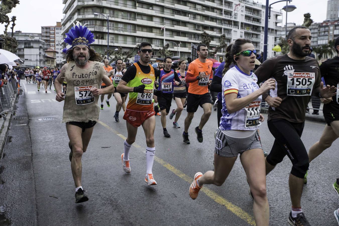 Fotos: Toni Abadía bate en Laredo el récord de España de 10 km en ruta