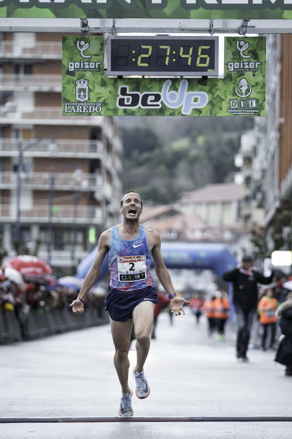 Fotos: Toni Abadía bate en Laredo el récord de España de 10 km en ruta