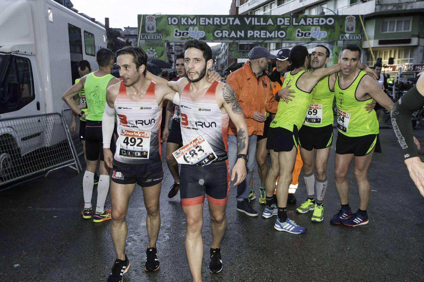 Fotos: Toni Abadía bate en Laredo el récord de España de 10 km en ruta