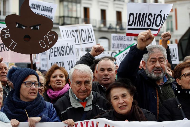 Madrid, Barcelona, Bilbao, San Sebastián, Vigo... protestan en las calles por el insuficiente alza del 0,25% y piden que estas ayudas se revaloricen en función del IPC