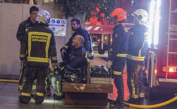 Bomberos de Santander, en una intervención.