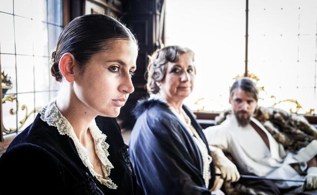 Tres de los cuatro protagonistas de 'Hambre', Esther Lastra, Paz González y Tobías Lobera.